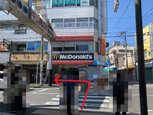 マクドナルド前横断歩道