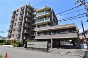 日神パレステージ鴨居リヴェルス外観